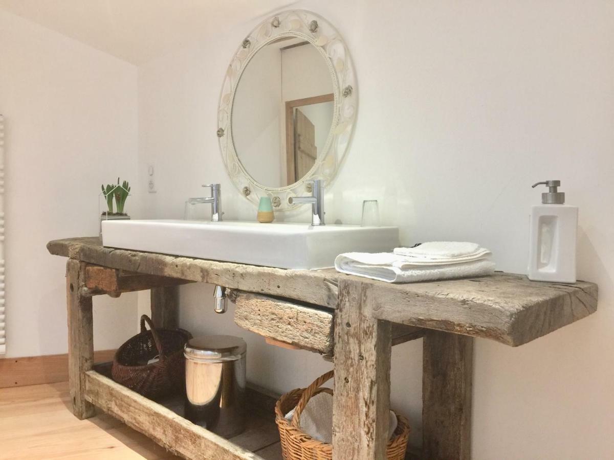 Апартаменты Magnificent Renovated Farmhouse - 10 Min A7 - Anneyron Экстерьер фото